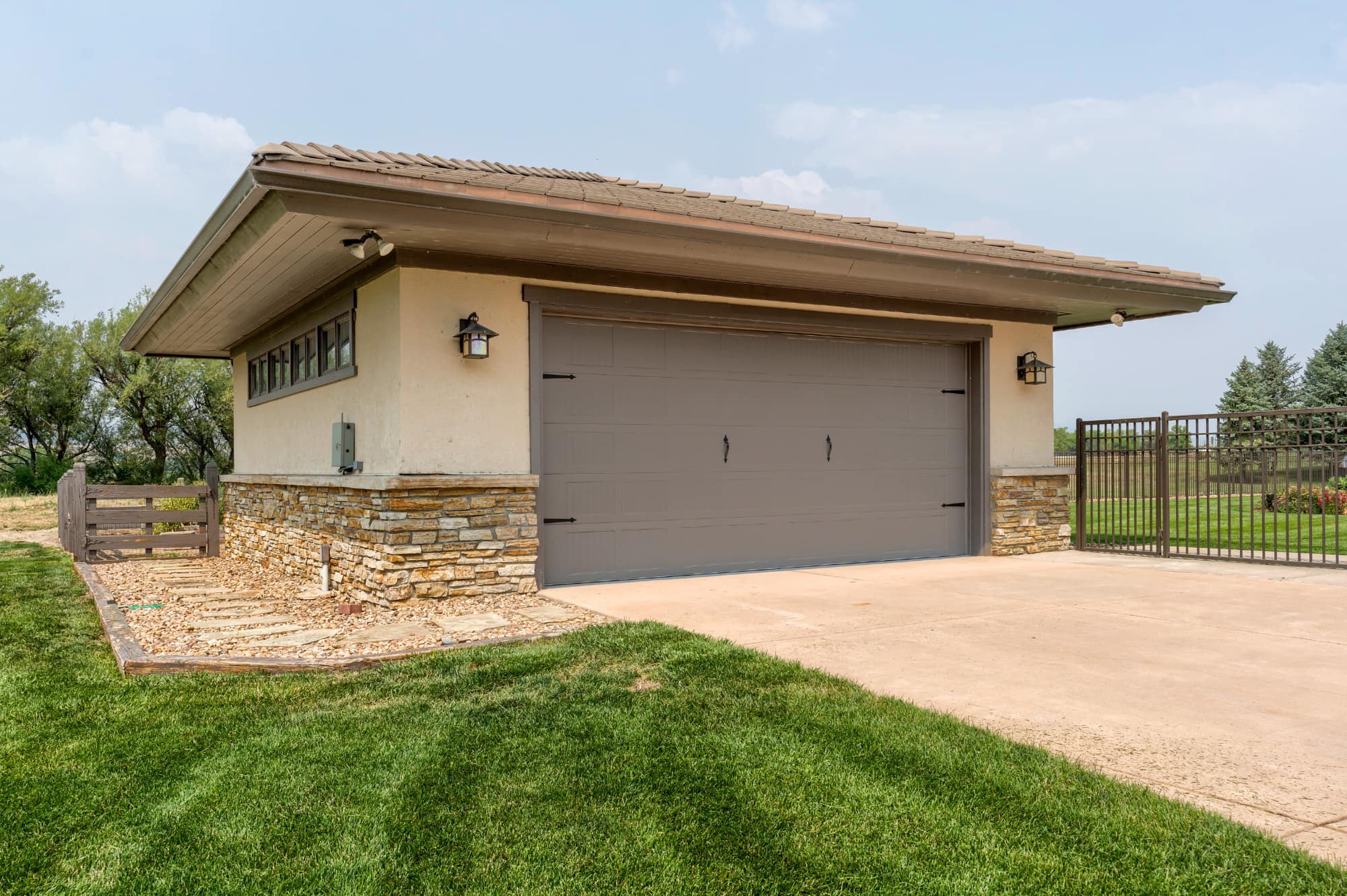 custom garages